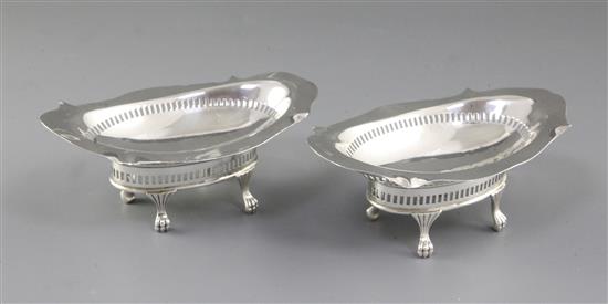 A pair of George V silver bon bon dishes, length 155mm, weight 6.8oz/213grms